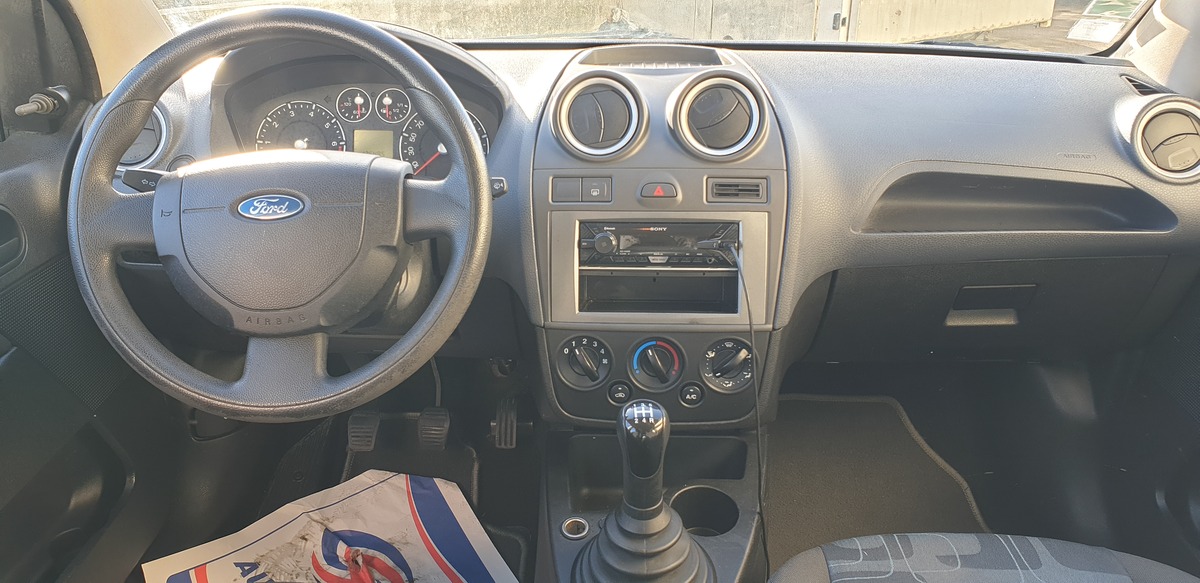 Ford Fiesta Fiesta 4 Senso 1.2 75CV phase 2 CT ok et révisé
