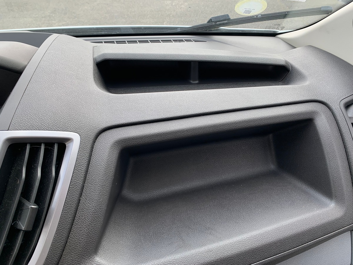 Ford TRANSIT 130 ch | Attelage | Régulateur de vitesse | Bluetooth | Plancher bois et latérale