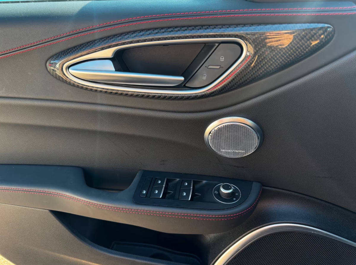 Alfa Romeo Giulia 2.0 TB 280ch Estrema Q4 AT8 Toit ouvrant Harman-Kardon