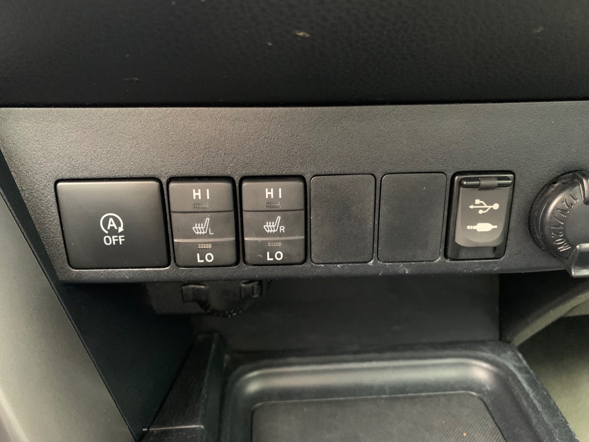 Toyota RAV4 143 | DESIGN | D-4D | 2WD | GPS | Caméra recul | Sièges avant sport | Régulateur vitesse