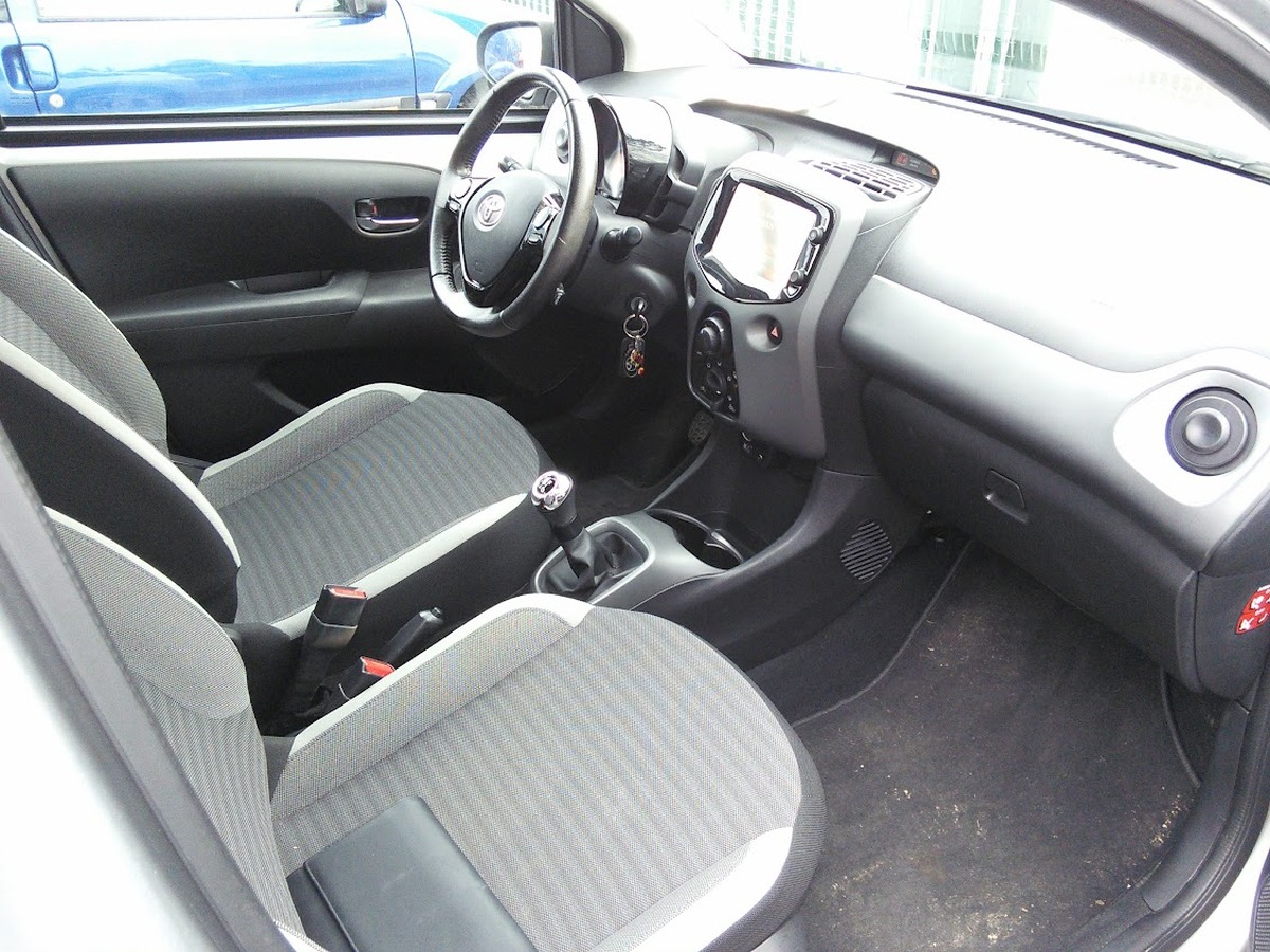 Toyota Aygo 1.0 72CH VVTI X-PLAY 5P CLIM