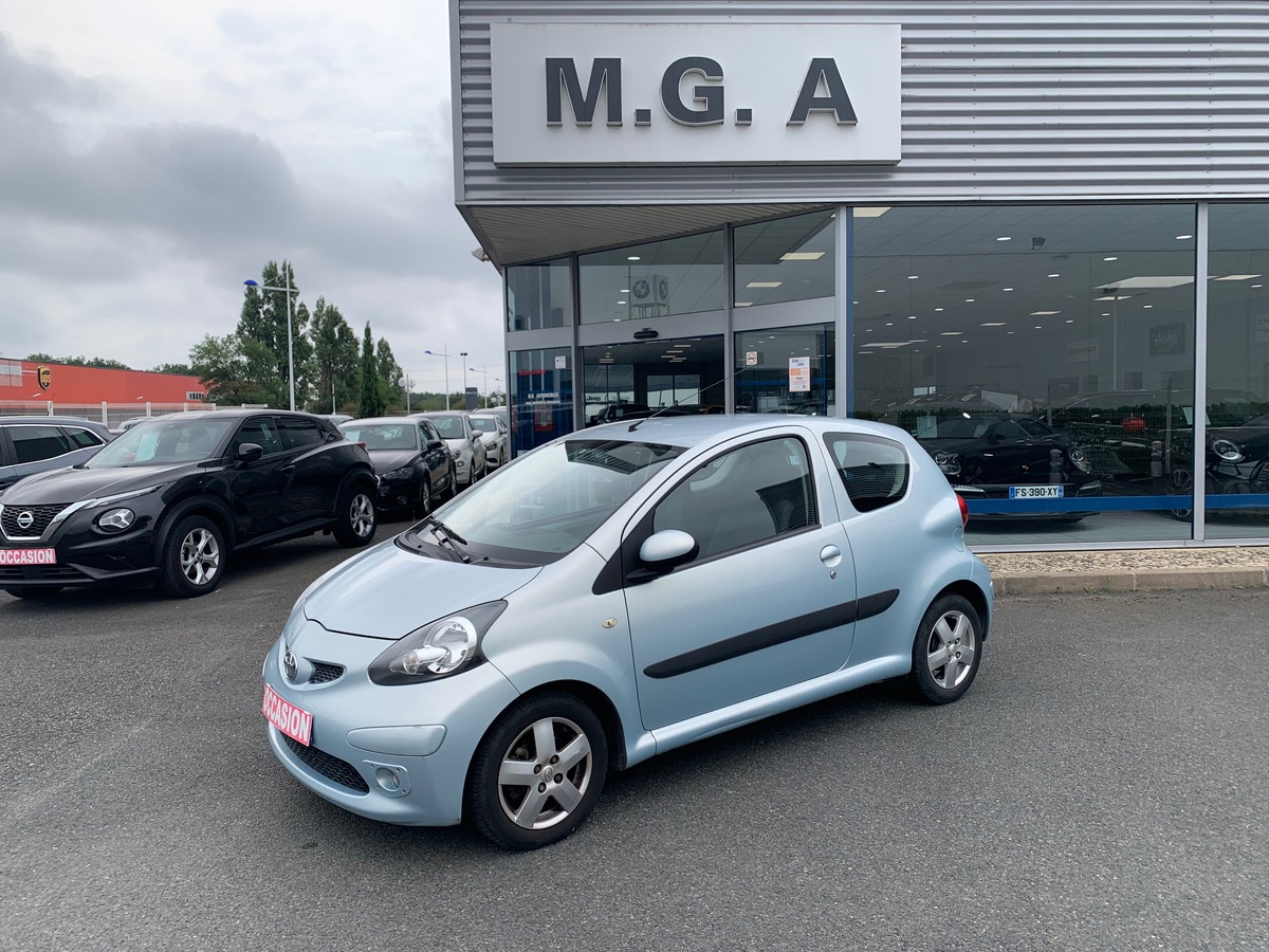 Toyota Aygo SPORT | 68 ch | Climatisation | Jantes alu | ABS | Phares antibrouillard