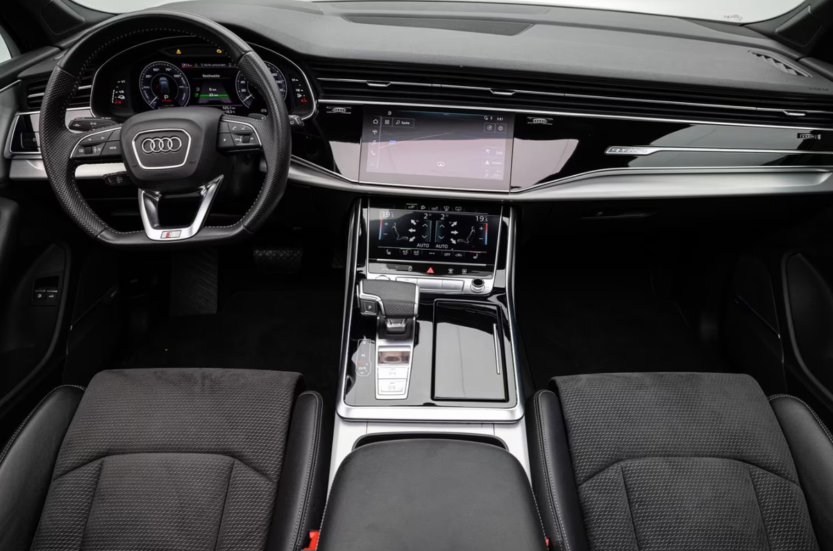 Audi Q7 60 TFSI e 456ch Competition quattro Tiptronic/Bose/Toit ouvrant/Attelage