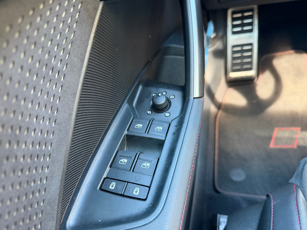 Audi RS3 Sportback 8Y2 Facelift 2.5 TFSI 400ch Quattro BAQUETS CARBONE / TOIT OUVRANT / SONOS 3D