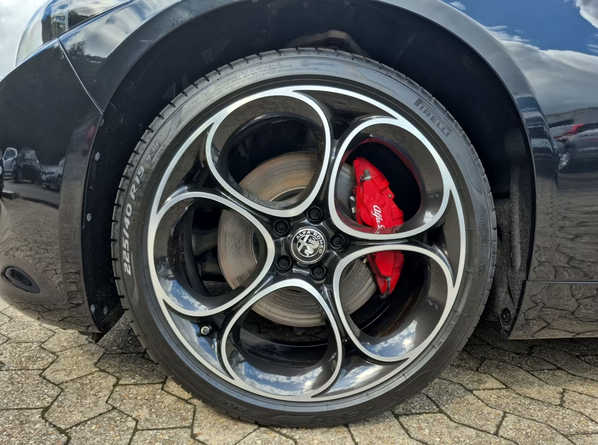 Alfa Romeo Giulia 2.0T 280ch Competizione Q4 AT8 Toit ouvrant Harman-Kardon