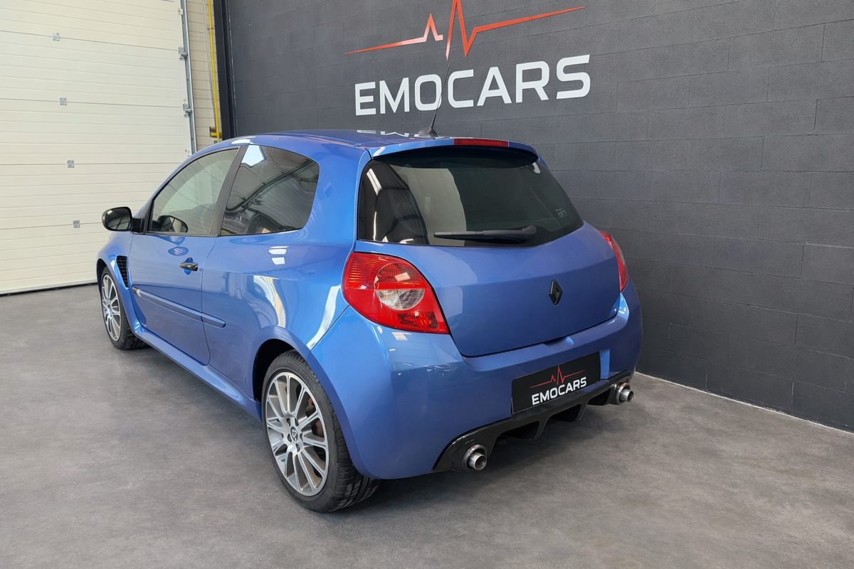 RENAULT Clio III RS LIGNE AKRAPOVIC