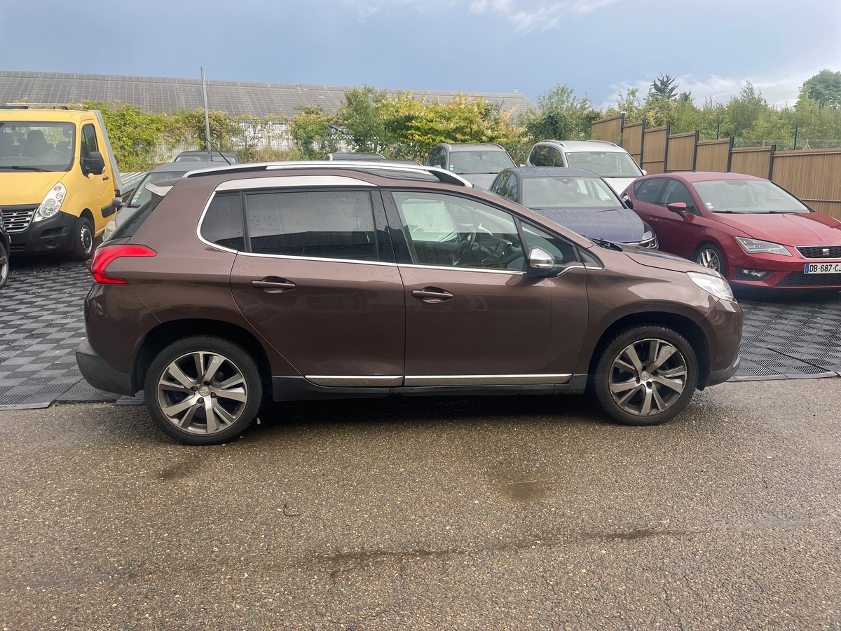 Peugeot 2008 110 cv TOIT PANORAMIQUE - SIEGE CHAUFFANT -  CLIMATISATION AUTO - RADAR DE RECUL