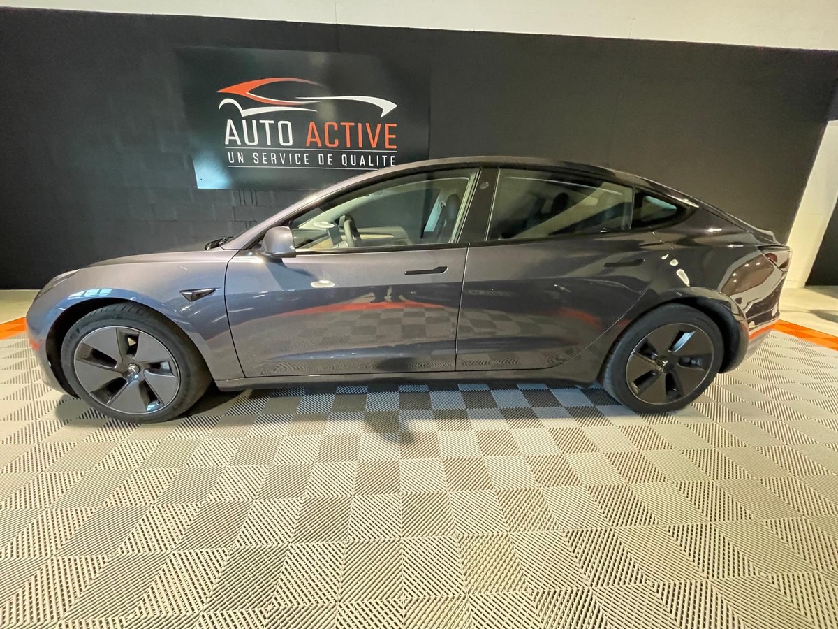 Tesla Model 3 RWD