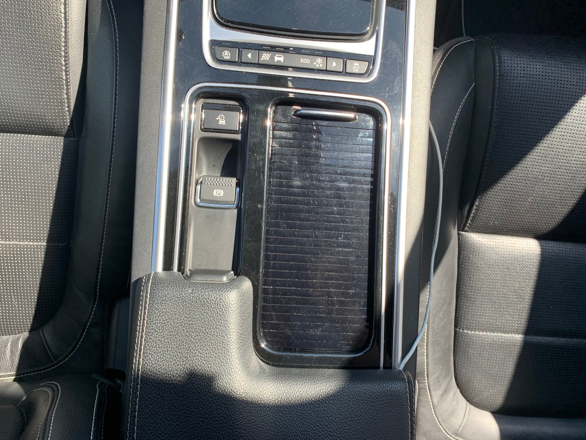 Jaguar XF Sportbrake 240 ch | R Sport | AWD | Toit panoramique | Caméra de recul | Apple car play