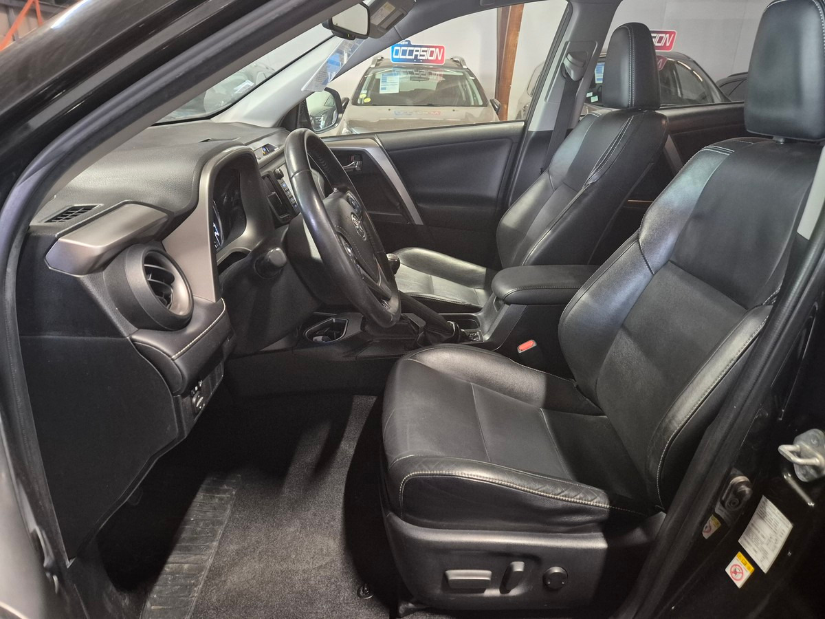 Toyota RAV4 2.0 D4D 2WD 143CV PACK LOUNGE Bien équipé (en préparation)