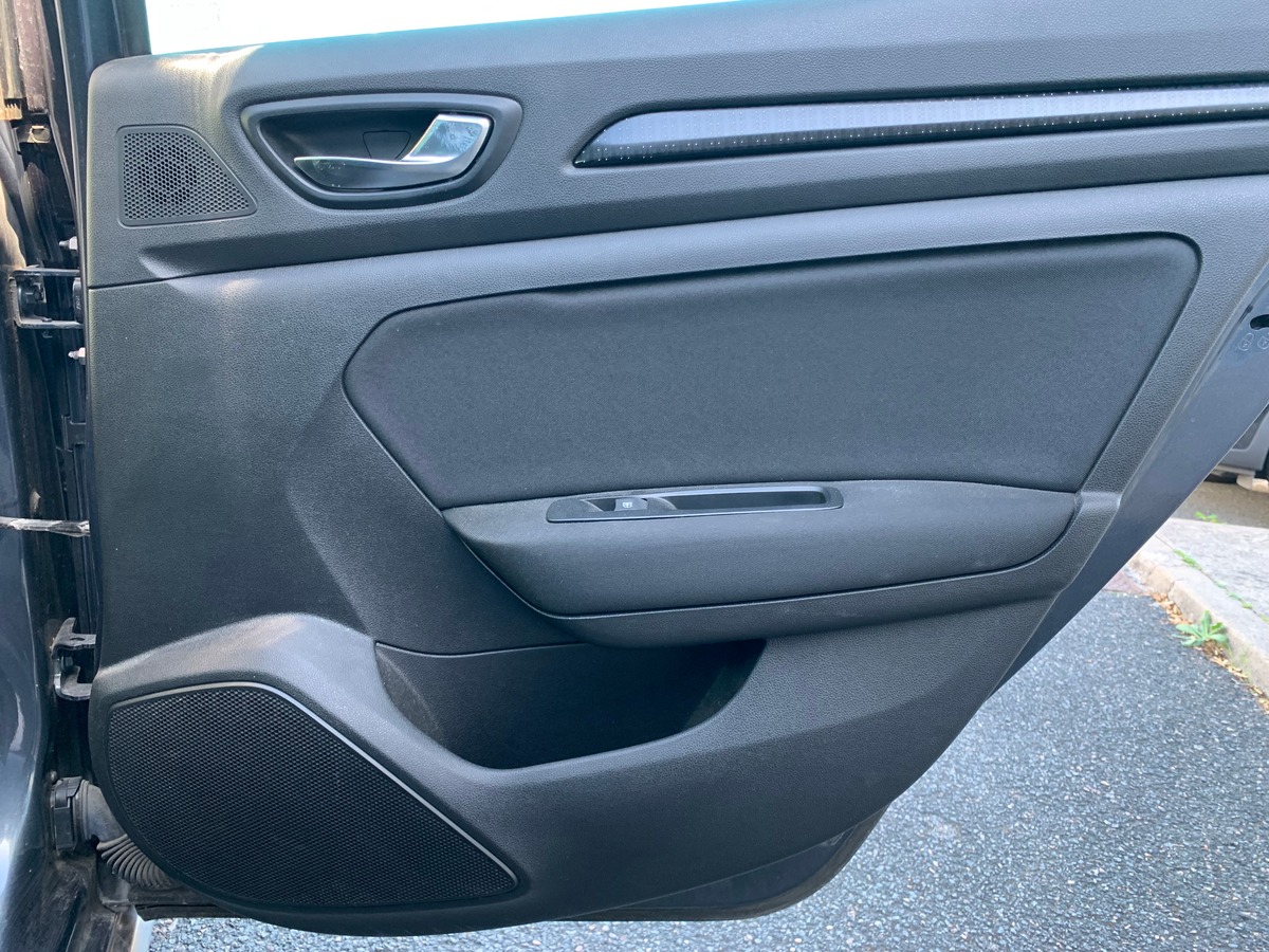 RENAULT Megane IV 110 ch | Business | Régulateur de vitesse | GPS | Boite automatique | Roue secours