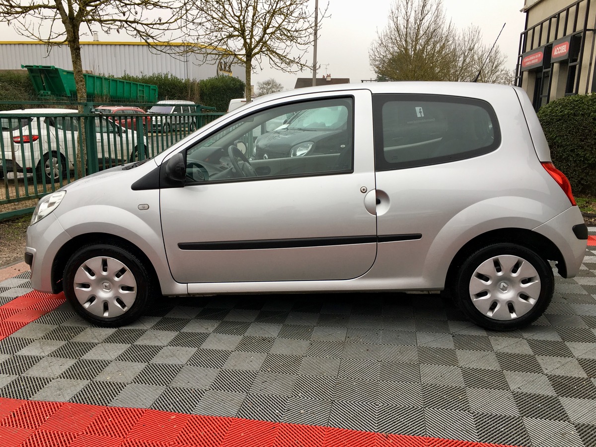 RENAULT Twingo 2 1.2 60 1er main/carnet complet dd