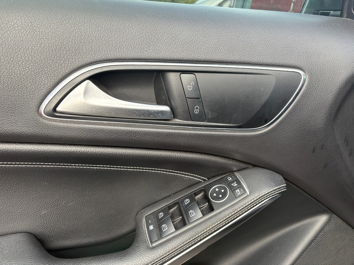 Mercedes Benz GLA 200 SENSATION 156CH