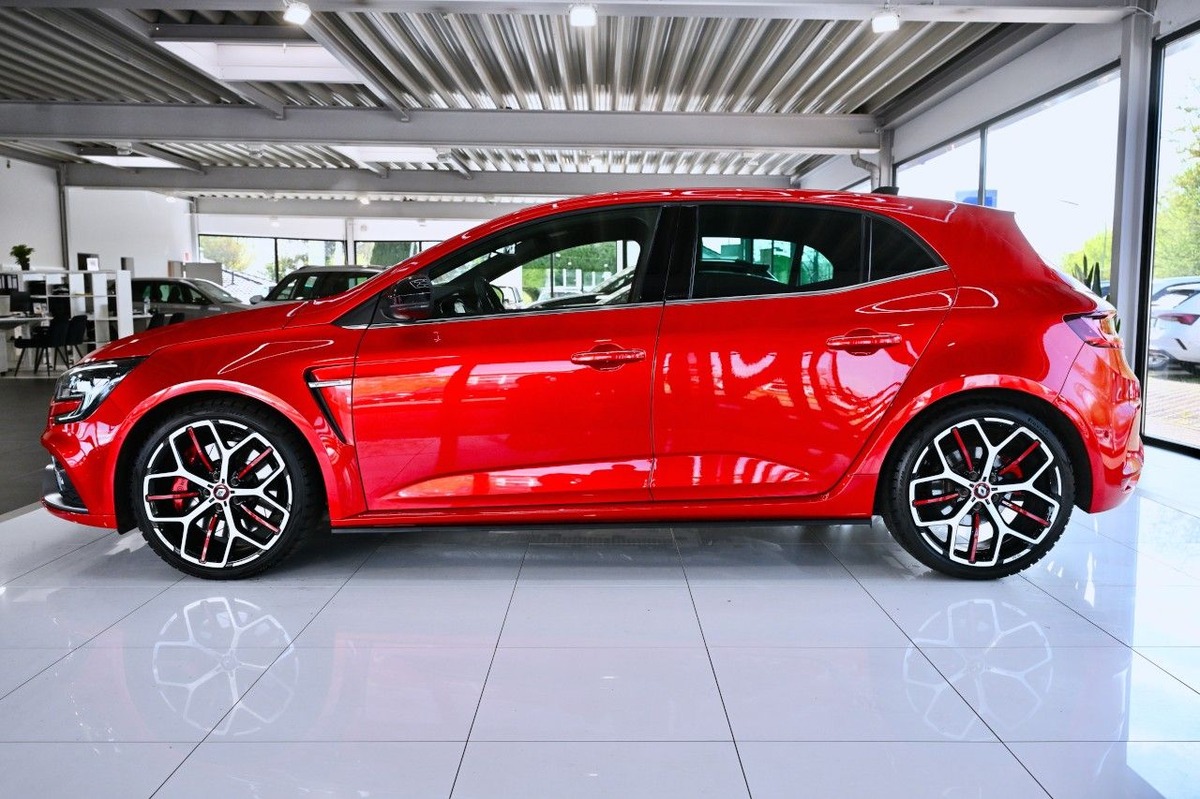 RENAULT Megane IV 1.8 T 300ch RS Trophy