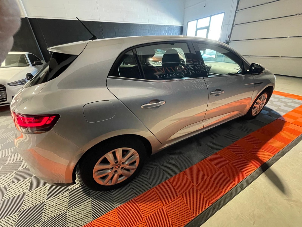 RENAULT Megane IV BUSINESS BLUE DCI 115CV EDC