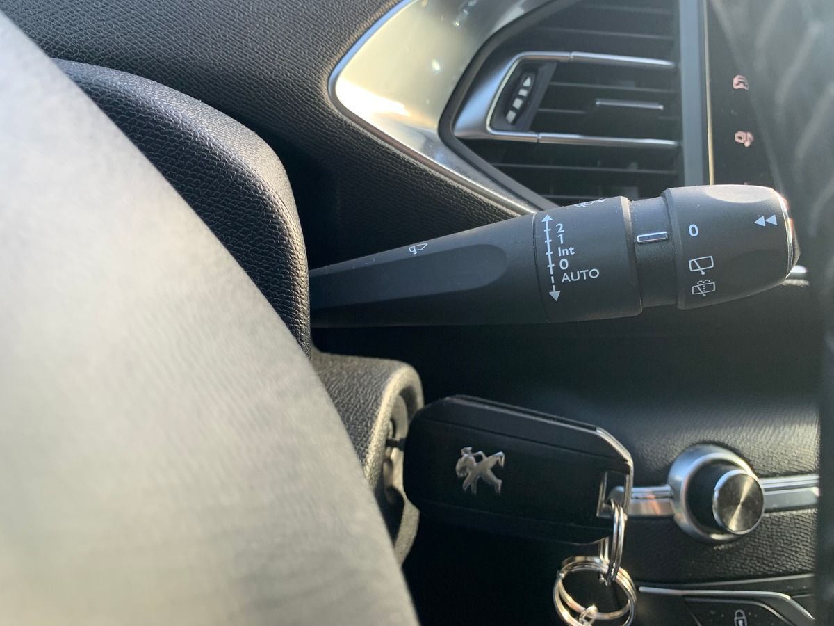 Peugeot 308 SW 100 ch | Allure | Caméra recul | GPS | Régulateur de vitesse adapatatif | Bluetooth