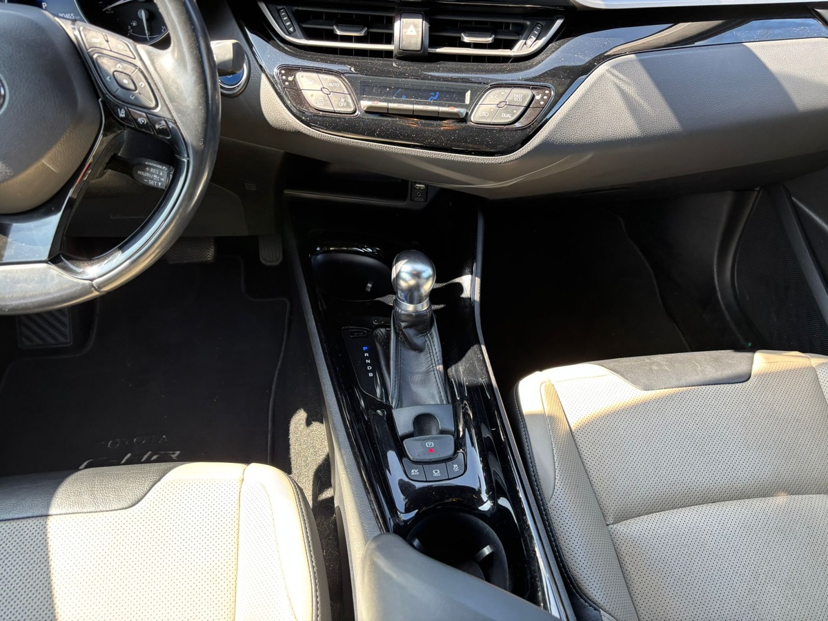 Toyota TOYOTA C HR 122ch Collection 2WD E-CVT - Crochet d'attelage