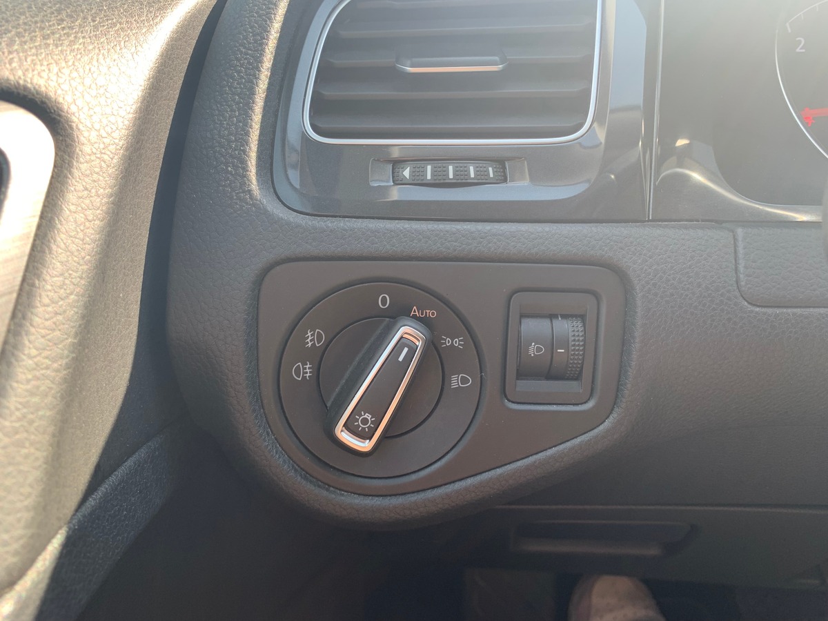 Volkswagen GOLF 7 115 ch | Confortline business | Régulateur adaptatif | Apple car play Android auto