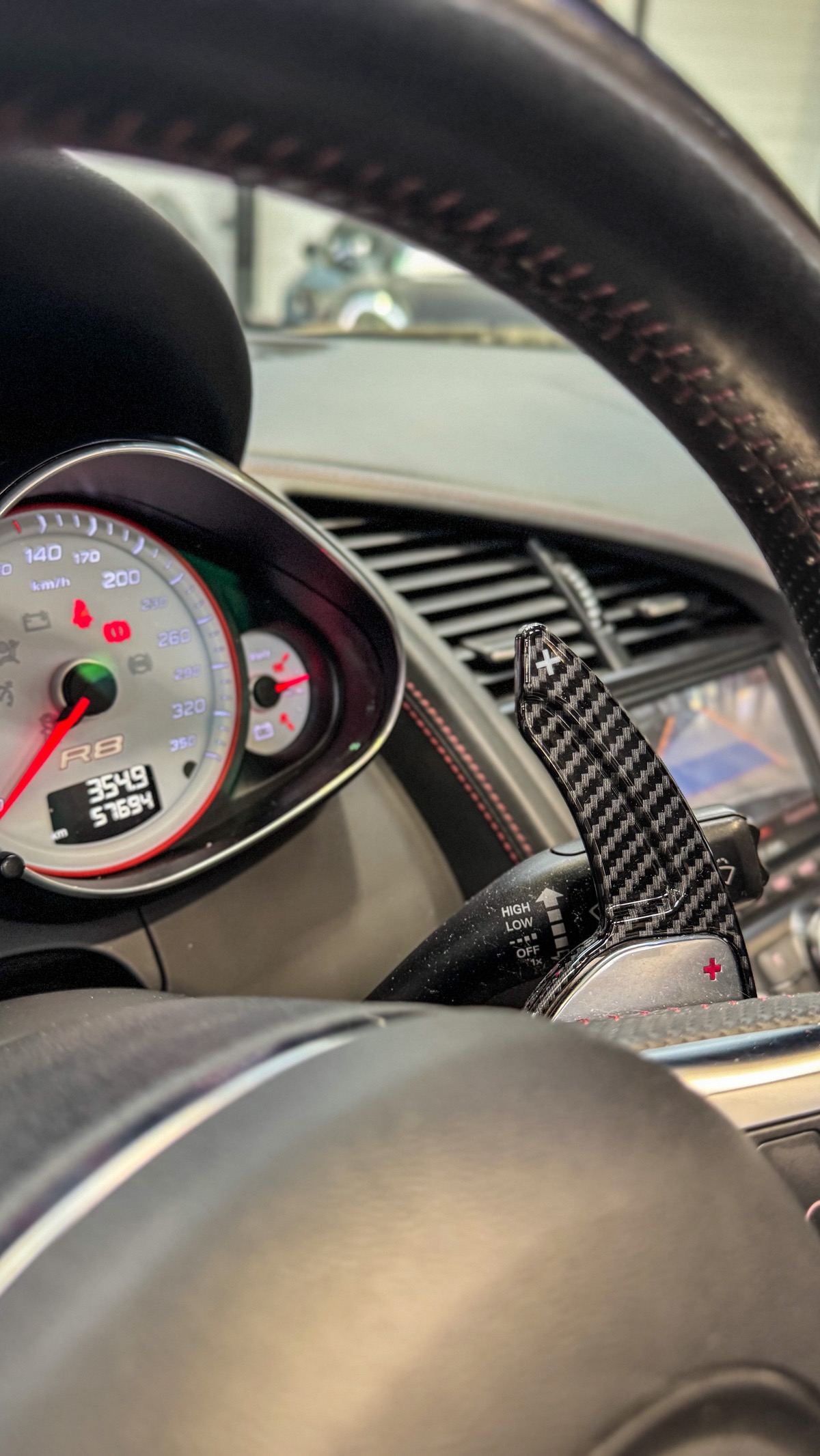 Audi R8 Spyder V10 5.2 FSI QUATTRO R-Tronic / 577 CV / CONFIG RARE