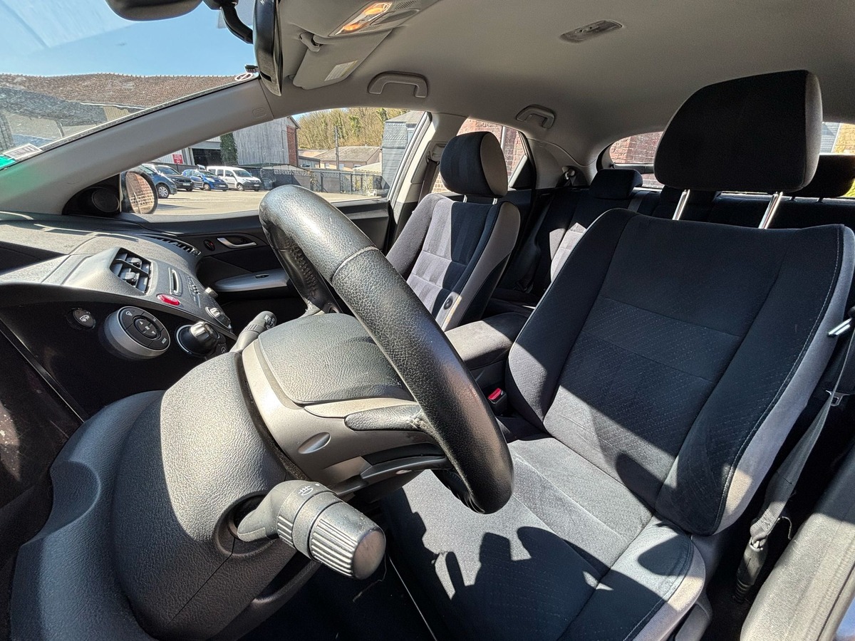 Honda Civic 1.8 VTEC 140 COMFORT-5 PORTES-GARANTIE