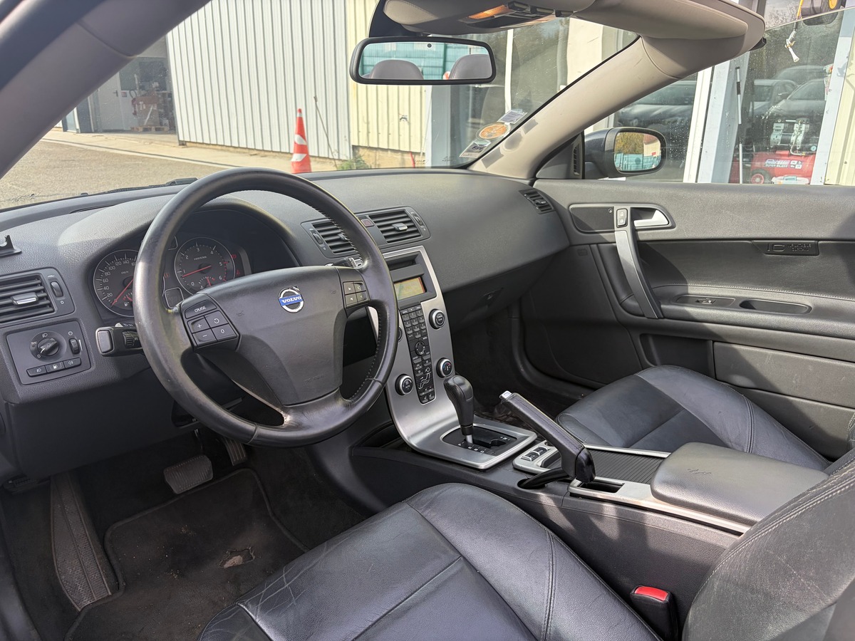 Volvo C70 CC D5 2.4 TDi 180 cv Boîte auto SIÈGE ÉLECTRIQUE A MÉMOIRE - RADAR DE RECUL - FILET