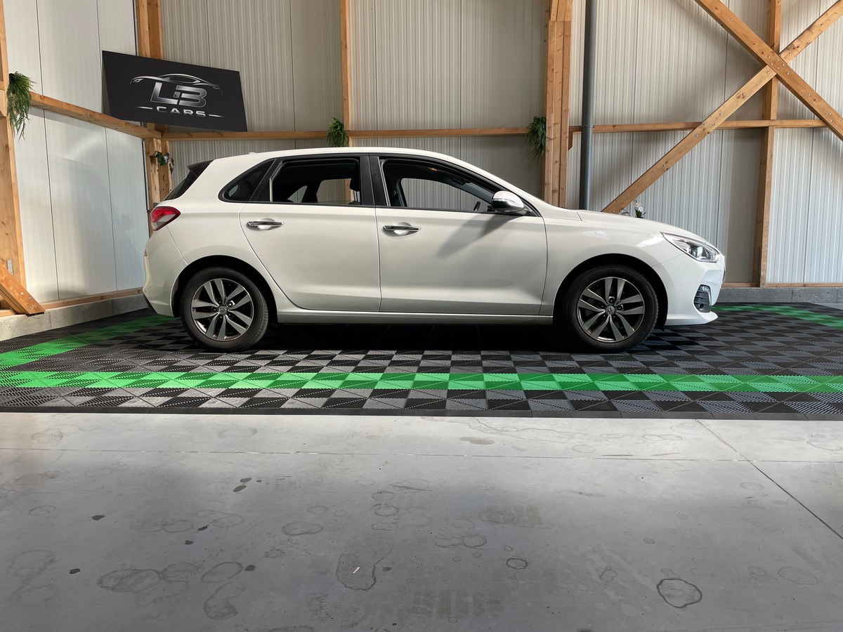Hyundai i30 1.6 CRDi 16V  S&S 95 cv 1ERE MAIN/MOTEUR A CHAINE/ GARANTIE