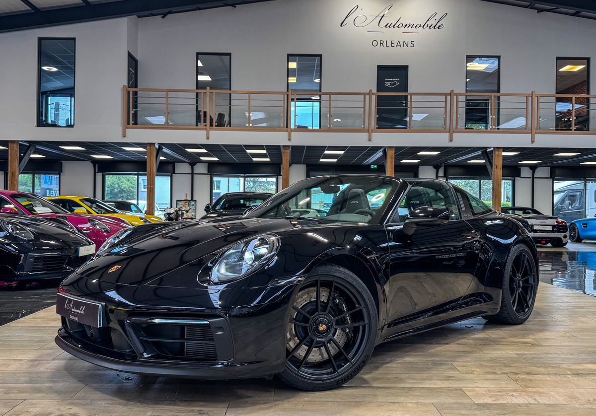 Porsche 911 992 TARGA 4 GTS