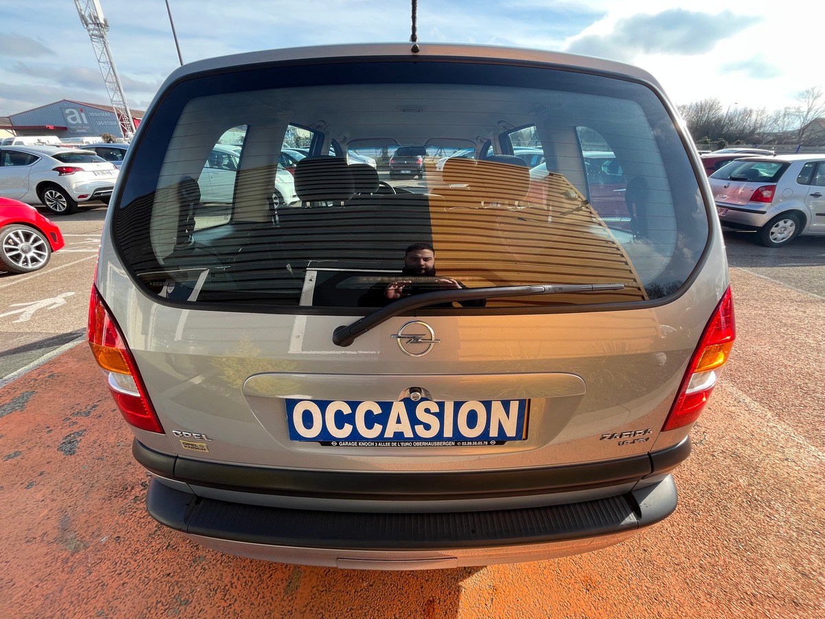 Opel Zafira A 1.8 i 125 CH ELEGANCE 7 PLACES 1ERE MAIN