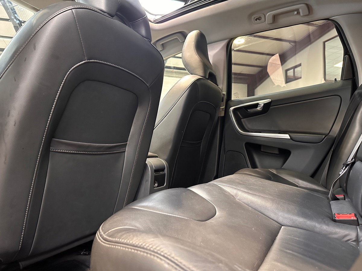 Volvo XC60 D4 2.0L 190 cv XENIUM Geartronic - Toit ouvrant / Hifi HK / Caméra