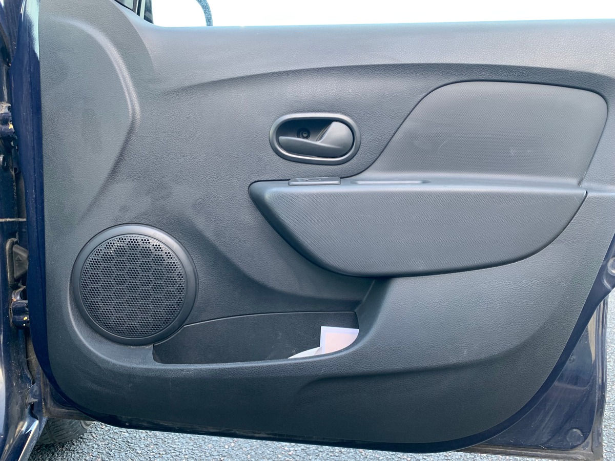 Dacia Sandero 75 ch | Régulateur limiteur de vitesse | Roue de secours galette + cric |  Bluetooth