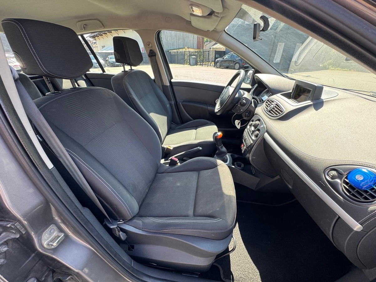 RENAULT Clio III 1.2 75ch 5portes Edition 20 ans - Garantie