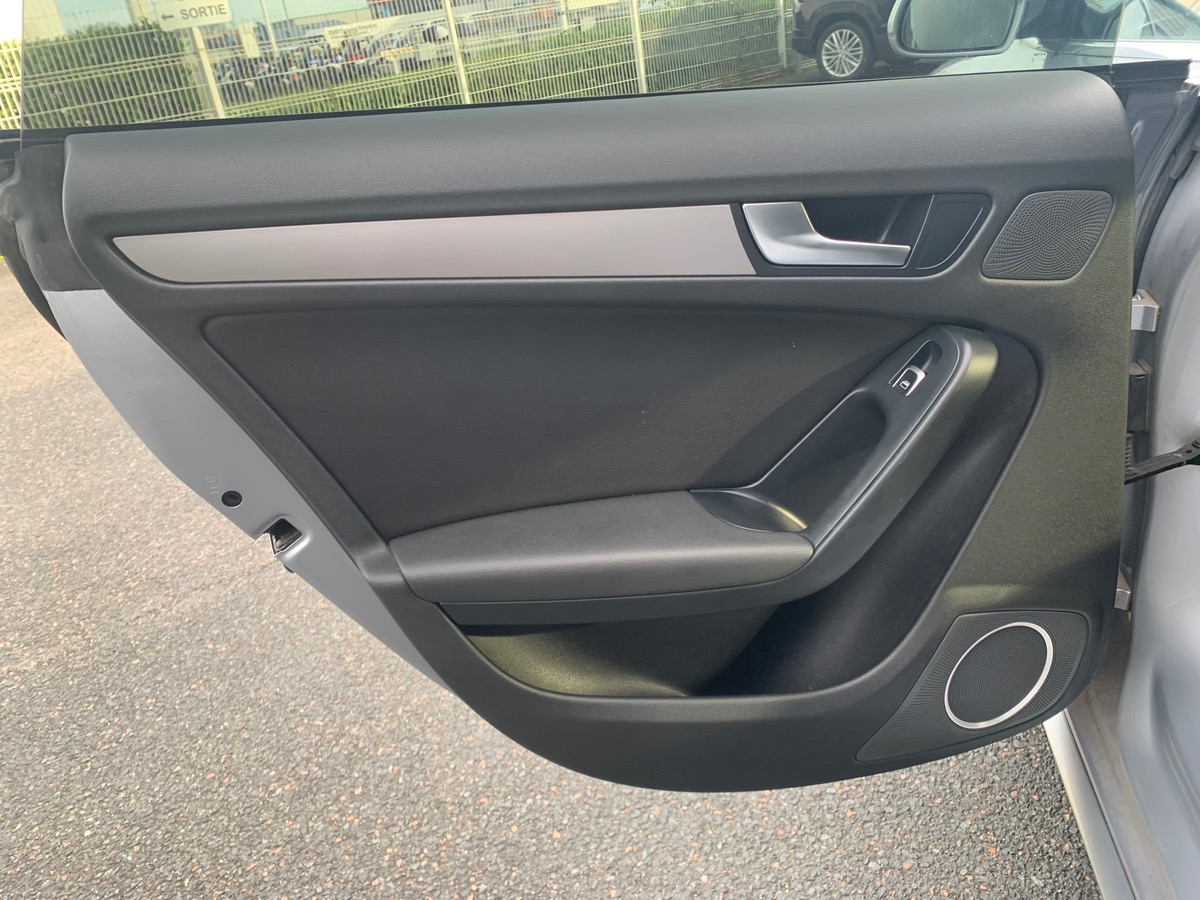 Audi A5 204 ch | S-LINE | Caméra de Recul | Intérieur Cuir | Toit Vitré | Régulateur de Vitesse