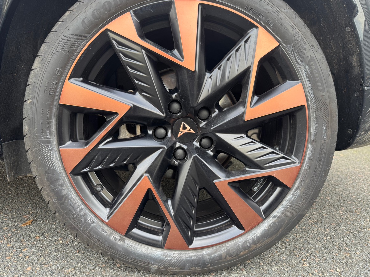 Cupra FORMENTOR E-HYBRID 204 | V | Pack Audio SENNHEISER | JA 19 Sandstorm cuivrées | Caméra Recul