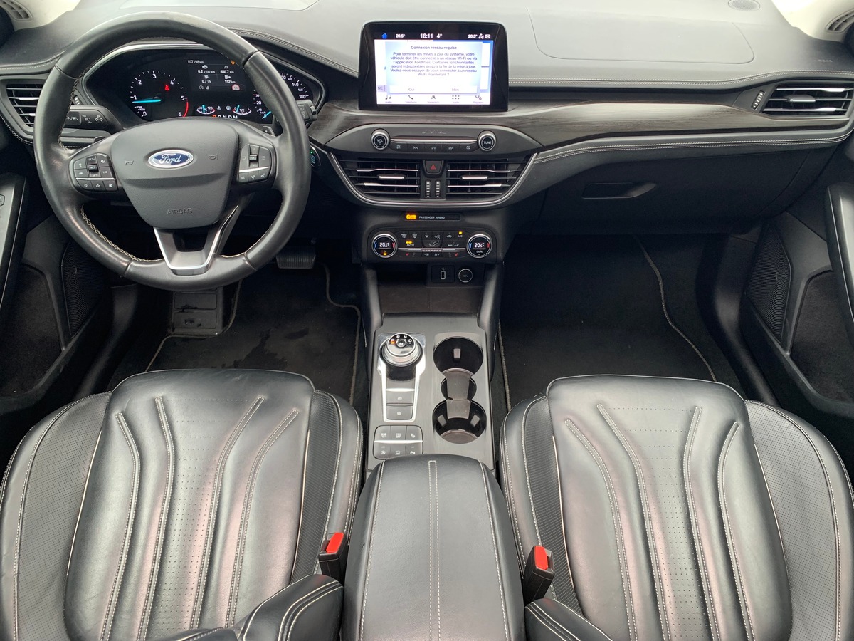 Ford FOCUS SW 120 ch | Vignale | Toit ouvrant panoramique | Apple car play Android auto | Attelage