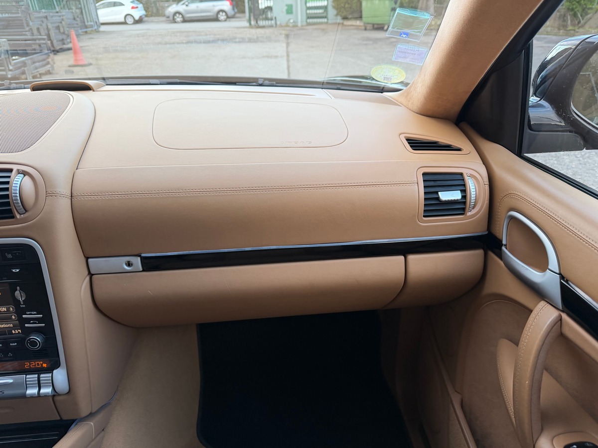 Porsche Cayenne GTS 4.8 V8 TIPTRONIC / TOIT OUVRANT / SIEGES AV CHAUFFANT / HAYON ELECTRIQUE