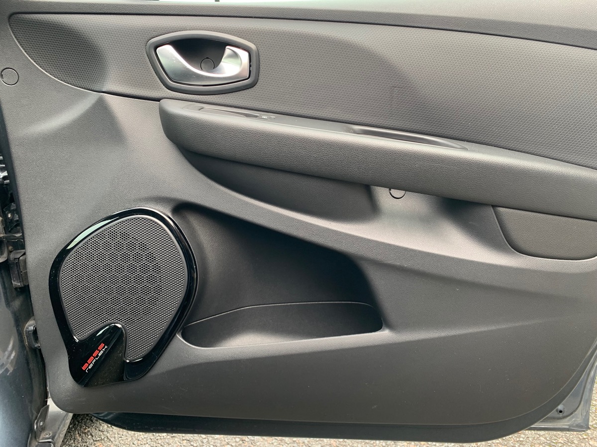 RENAULT Clio Estate 90 | Intens | Bluetooth | GPS | Phares antibrouillard LED |Jantes Alu | Attelage