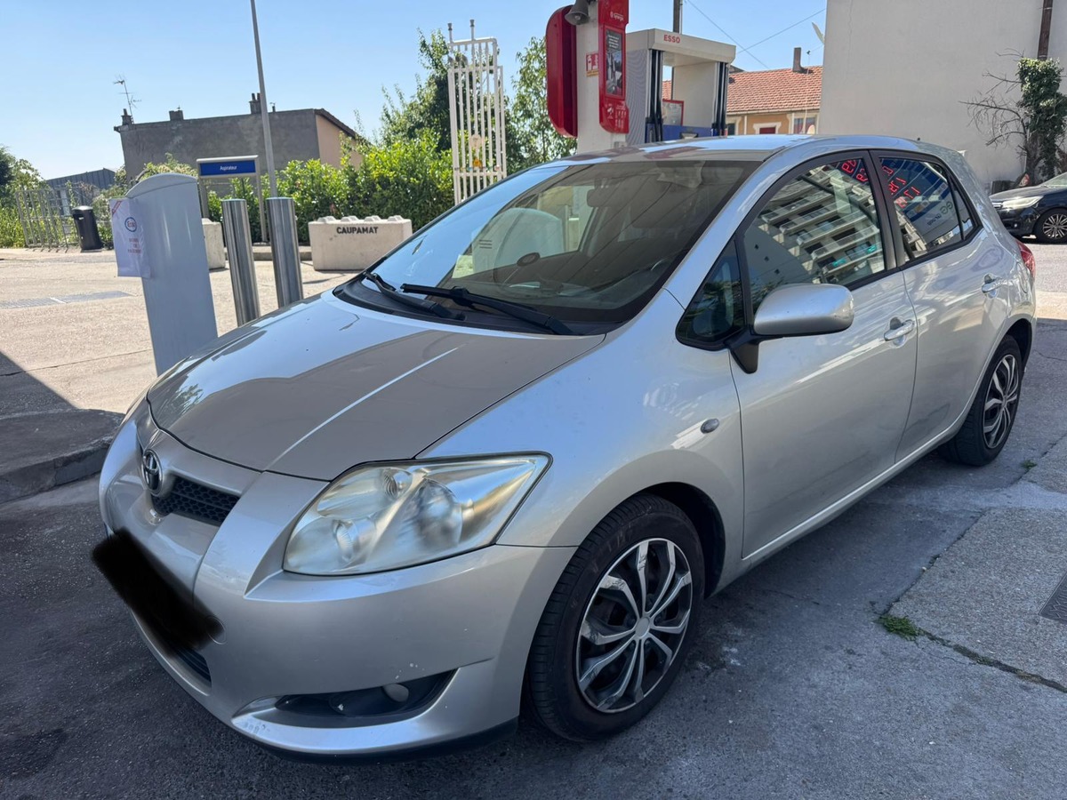 Toyota Auris 1.4 D4D CHAINE DE DISTRIBUTION GPS RADAR DE RECUL 