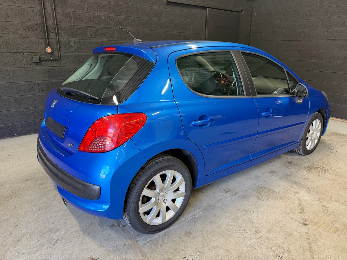 Peugeot 207 1.6 VTI 120CH Premium Pack / 5 portes / Clim auto