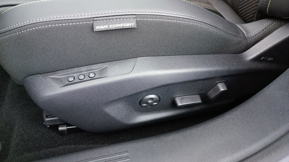 Peugeot 308 III(2) 1.2 Hybrid 145 ch | GT Exclusive e-DCS6 | Caméra 360° | PLUSIEURS COLORIS