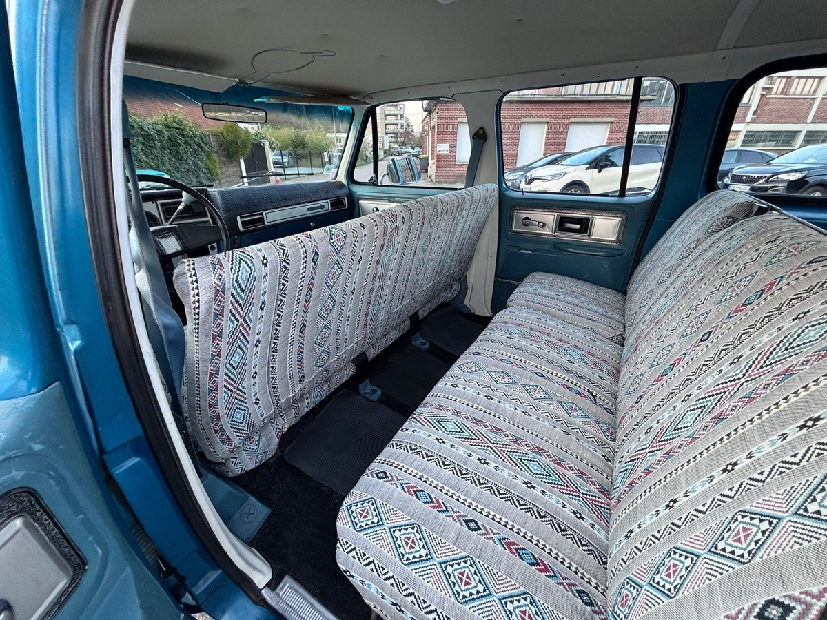 Chevrolet Suburban 7.4 V8 454 (C/R) - Français - CG Collection