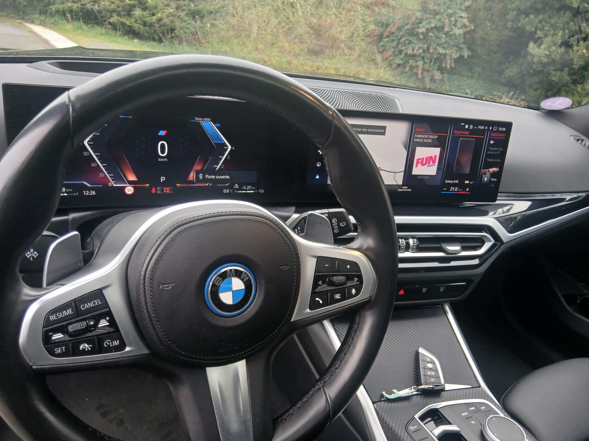 Bmw 320e touring xdrive 204 ch | M SPORT | XDRIVE | Attelage | Caméra de recul | Eclairage ambiance