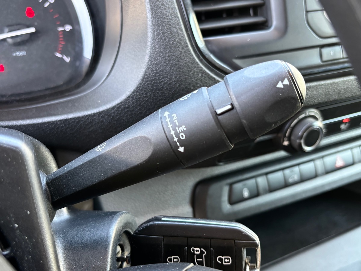 Peugeot Expert L2H1 2.0 120 BVM6 Premium Pack