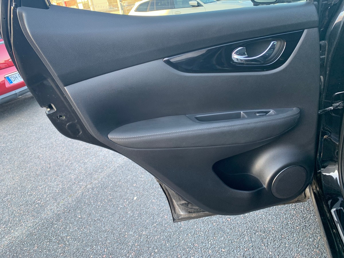 Nissan Qashqai 130 ch | Black edition | Caméra vue panoramique 360° | Toit panoramique | Jantes Alu