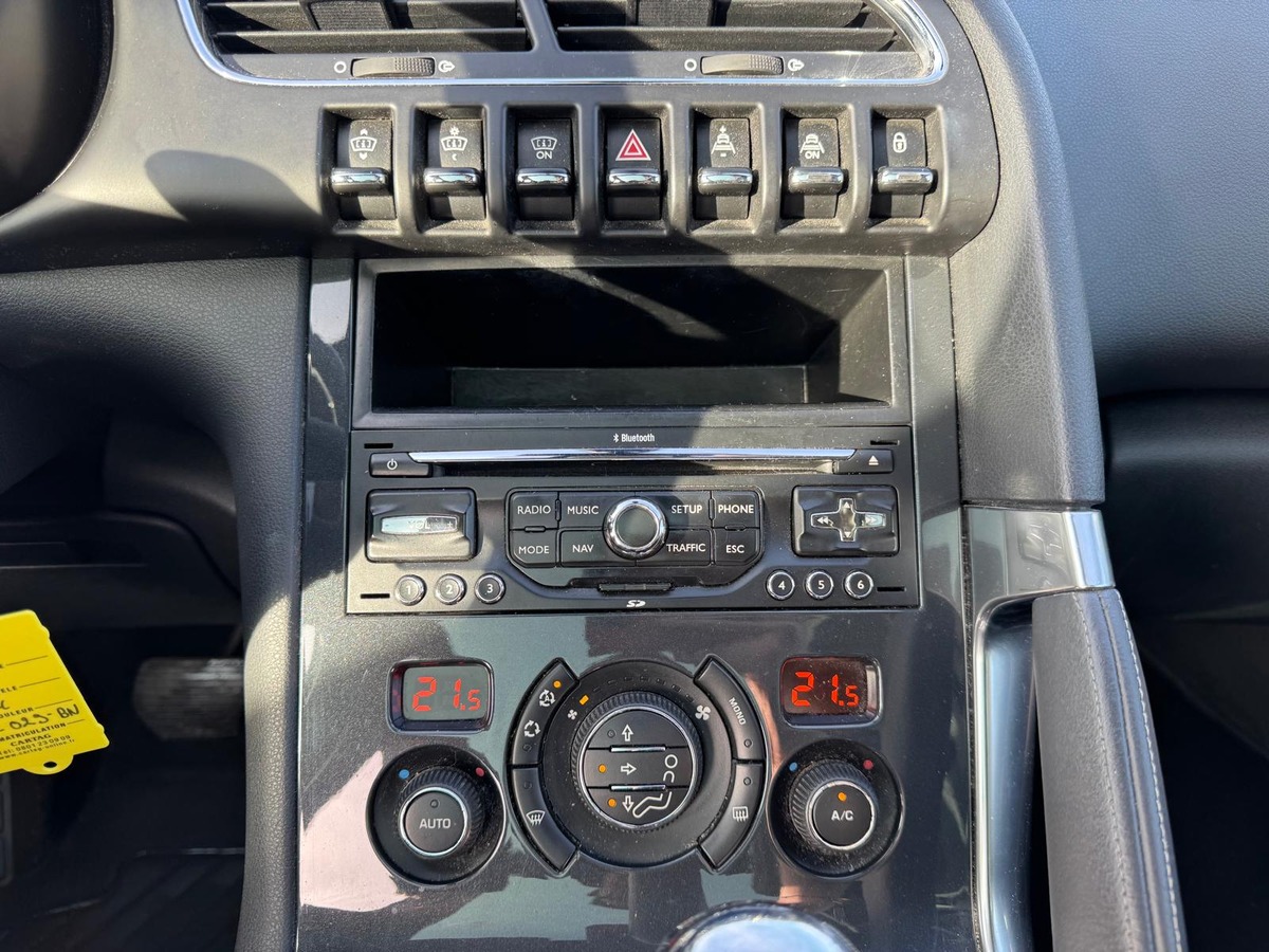 Peugeot 3008 1.6 HDi 110 - Boite Auto - Premium Pack - Garantie