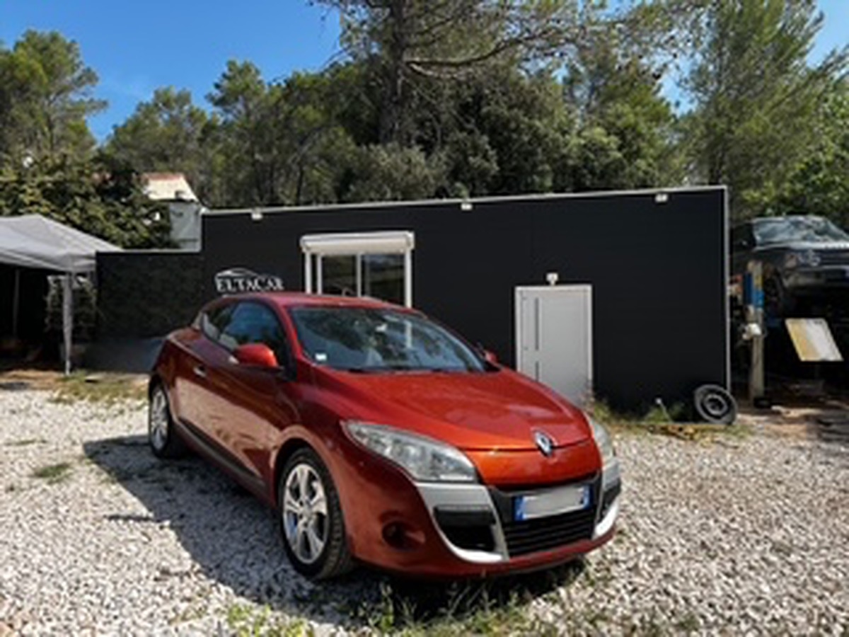 RENAULT Megane III COUPE 2.0 DCI DYNAMIQUE