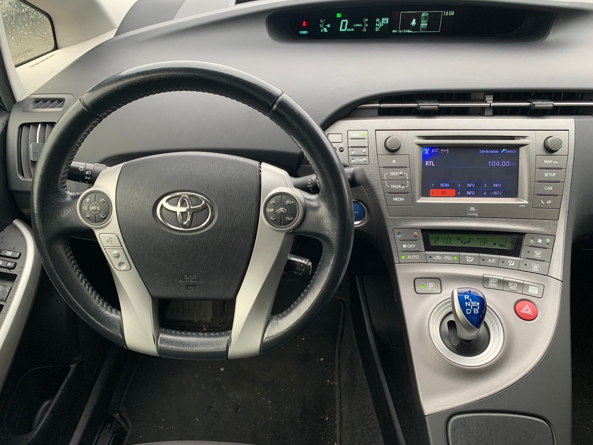 Toyota Prius 136 ch | Dynamic | Caméra de recul | Régulateur de vitesse | Climatisation