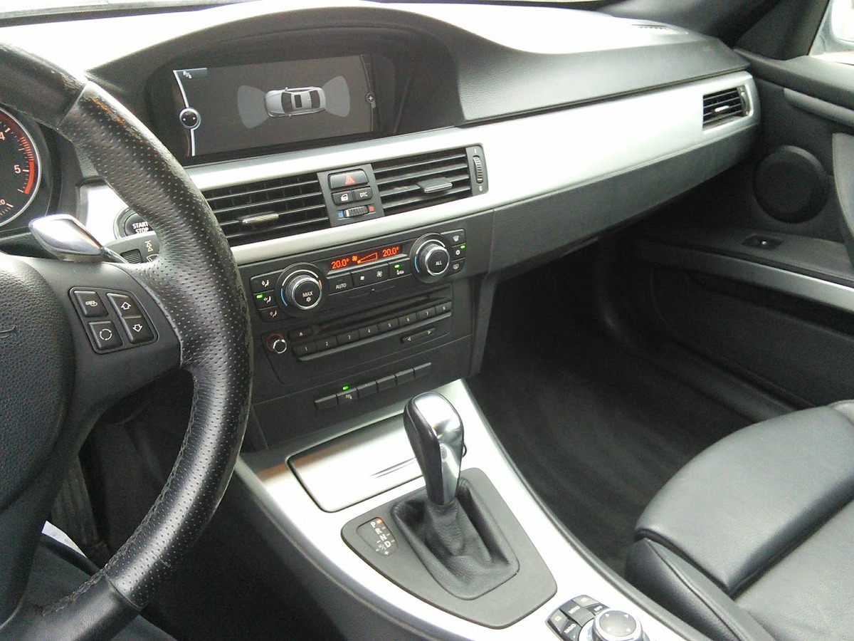 Bmw Série 3 325d 2.0  bva 197 CV sport design Origine française