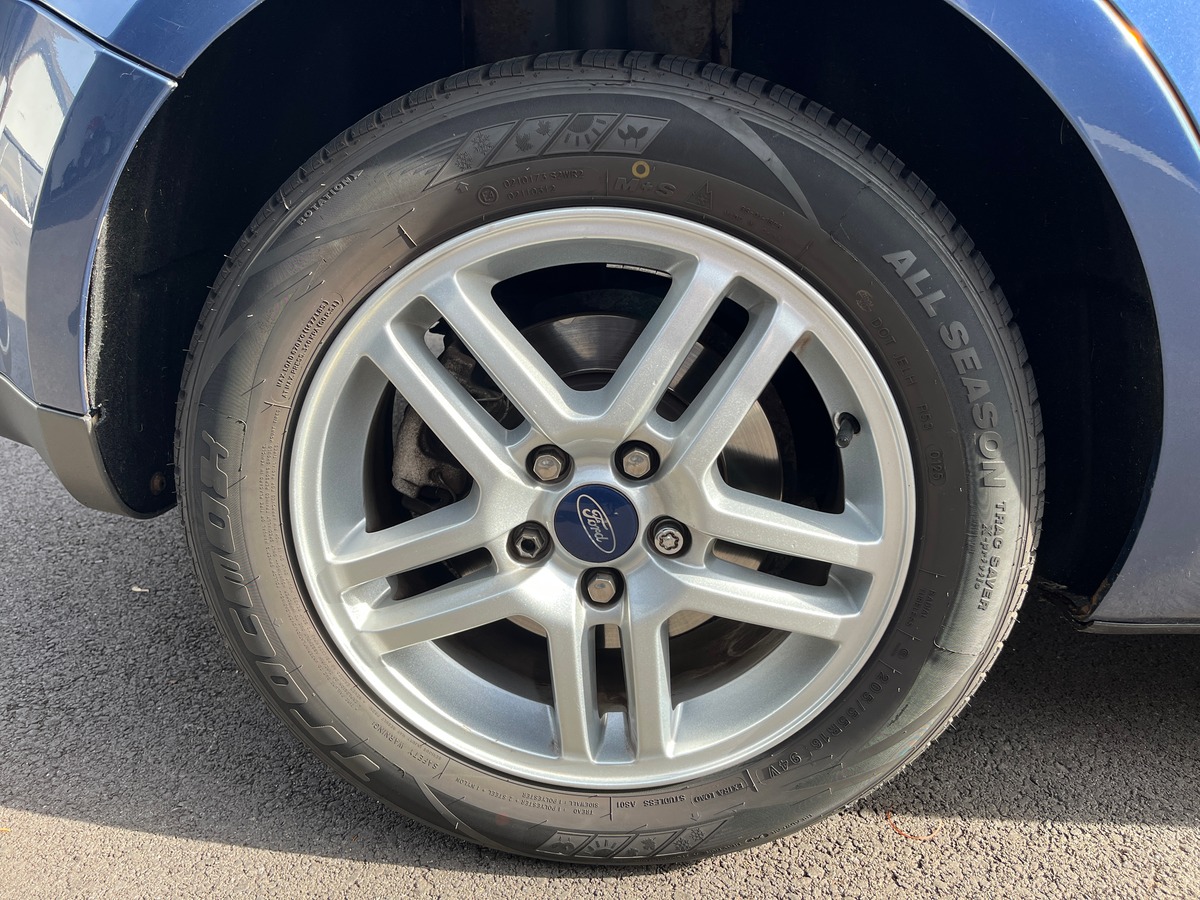 Ford Focus C-max 2.0 140ch, SIEGES CHAUFFANT, CLIM AUTO, REGULATEUR, FEUX AUTOMATIQUE