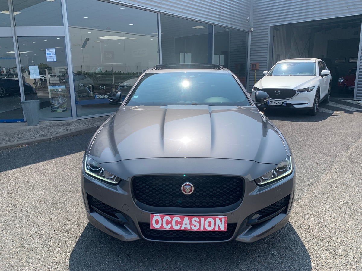 Jaguar XE 240 chevaux | R Sport | GPS | Régulateur de vitesse | Toit ouvrant | Audio MERIDIAN | Cuir
