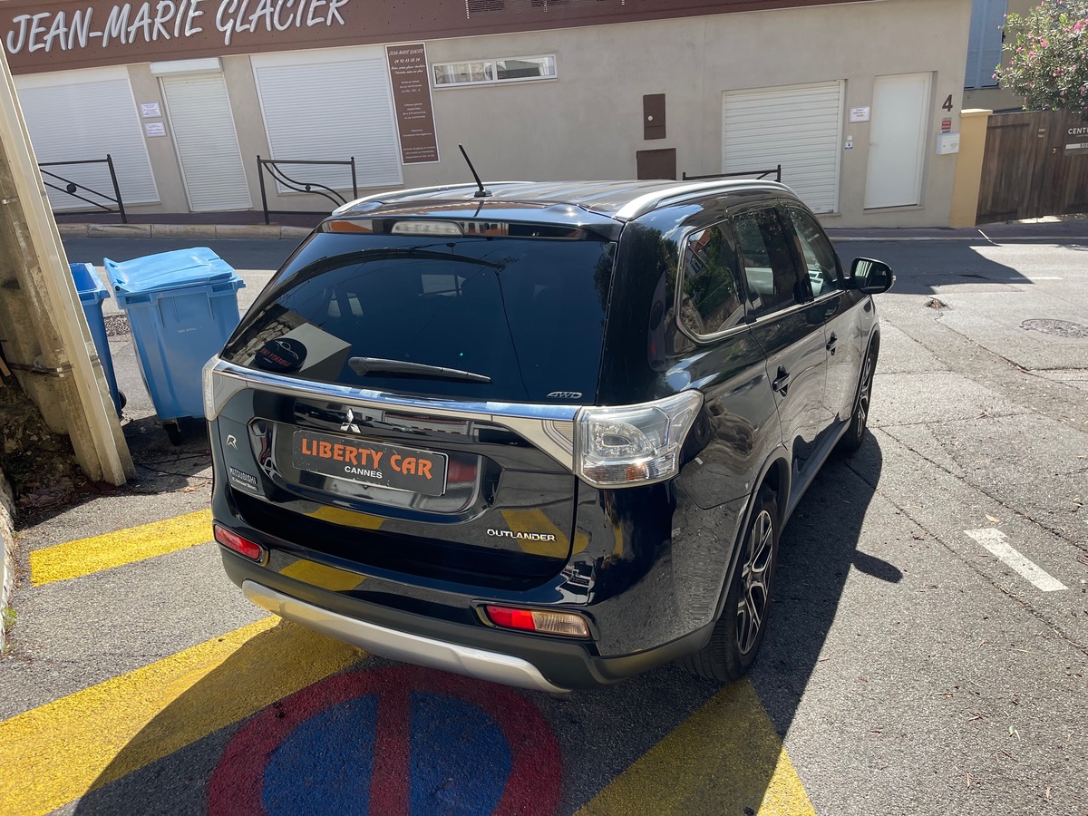 Mitsubishi Outlander 2.2 DID 150 CV 4WD / 7 Places / Caméra / GPS /